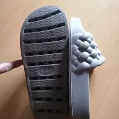 サンダル　グレー　H&M   23.0cm以下の人にの画像