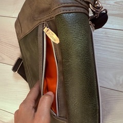 本革ショルダーバッグの画像
