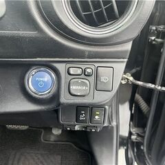 誰でも車が買える次世代低与信ローン専門店／ 安心の１年保証付き 距離無制限！中古車販売 カーメル小田原店 　平成25年式☆トヨタ アクア☆110000㌔の画像