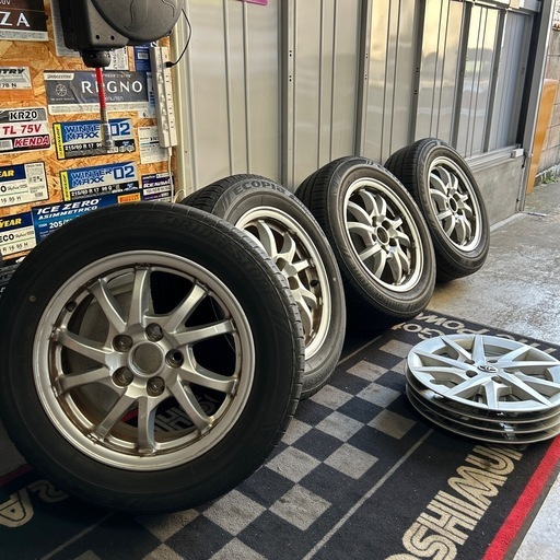 プリウスα  2020年製　205/60R16 ブリヂストン　エコピア　サマータイヤ  純正アルミ　ホイールキャップ付き