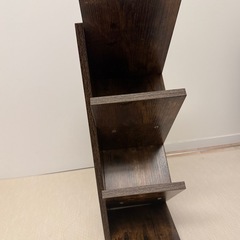 ツリー型 本棚の画像