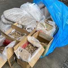 庭の砂利や小石、石差し上げますの画像