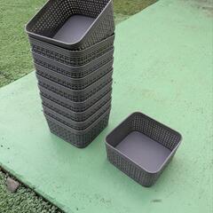 オーバーフロー加工済みメダカ容器（中古）5個セット赤玉土入れ容器10個セットの画像
