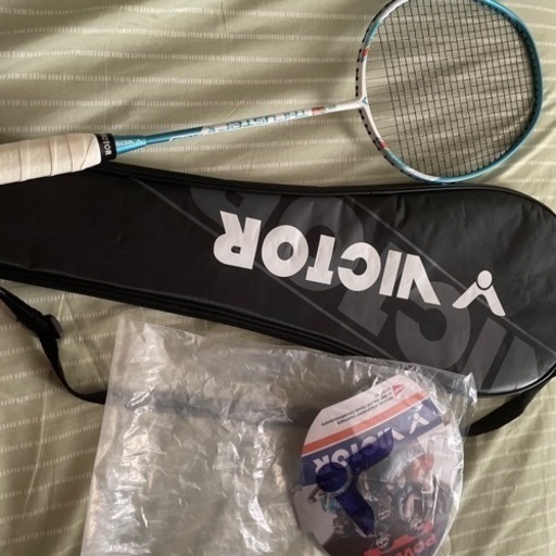 Victor Thruster K 280 バドミントンラケット バック付き Victor Thruster K 280 バドミントンラケット バック付き