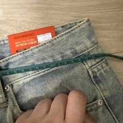 デニムパンツの画像