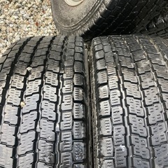 エルフ6本ホイール
スタッドレスタイヤ付きの画像