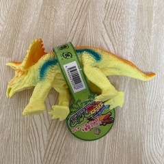 【新品・未使用】スーパー　恐竜フィギュア　トリケラトプス 　人気の画像