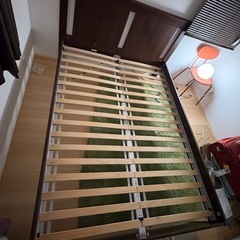 ベッド
の画像
