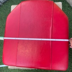 運動器具に付いていた赤いシートの画像