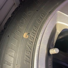 スタッドレスタイヤ　175/65R14の画像