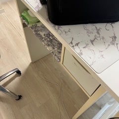 お引き取り先決まりましたネイルデスク1点の画像
