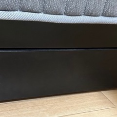  ベッドフレーム クイーンサイズ クイーンベッド 収納付きの画像
