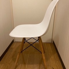 イームズシェアチェアの画像