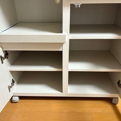 【8/29 21:30〜24:00　8/30 18:00〜19:00に受取り可能の方】　カインズ 食器棚 アペルト APR-8575SL　キャスター付き　キッチンボードの画像