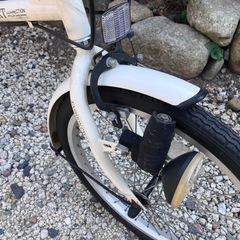 649、折りたたみ自転車20インチホワイトの画像