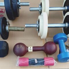 🔴山口市、ダンベル各種¥100〜1000🔴写真の白バーベル・ダンベルは売れました🙏の画像