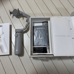 DJI OM5 スマートフォンジンバル スタビライザーの画像