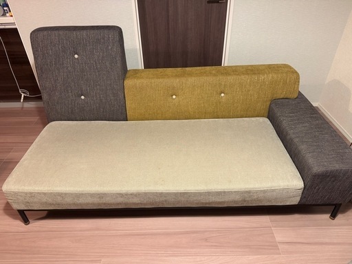 【10月12日
以降受渡】Flymeで購入したソファ
