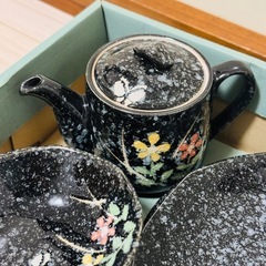和風食器セット（未使用）黒地花柄 の画像