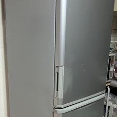 値下げ中‼️シャープ　ノンフロン冷凍冷蔵庫　SJ-W351C-Sの画像