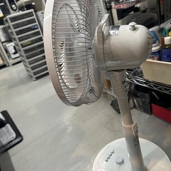 【ニトリ】【扇風機】クリーニング済【管理番号12908】金の画像