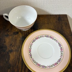 NARUMI  ティーカップ　ソーサーの画像