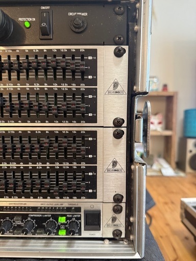 【業務用】BEHRINGER他 EQ COMP AC 6Uラック キャスター付