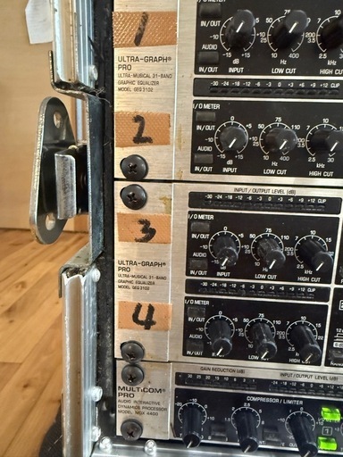 【業務用】BEHRINGER他 EQ COMP AC 6Uラック キャスター付