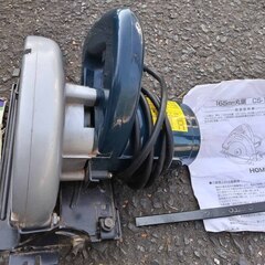 相模原 電動丸ノコ ナカトミ 165mm CS-165 電気丸のこ チップソー チェンソー のこぎり マルノコ 電ノコ 薪 木片 木材 角材 キャンプファイアー 焚火 日曜大工 工作 板材 DIY 棚材 角材 建築 建材 集成材 構造材 内装材 建具 木工 家具 テーブル 作る 組み立て 電圧:100V 50/60Hz 丸鋸刃寸法:165mm 内径:20mm (株)ナカトミ産業 対応砥石 165mm 消費電力 720W 回転数 4100rpm 電気丸ノコ  電動丸のこ 電のこの画像
