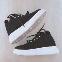 美品DWBJメッシュスニーカーの画像