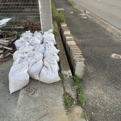 無料でお譲りします　庭土　残土の画像