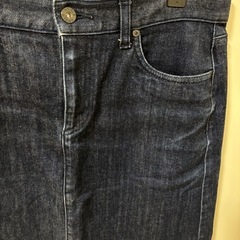 ユニクロ UNIQLO デニム膝丈スカートの画像