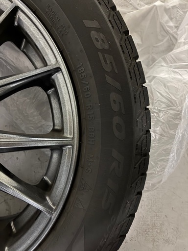 【4本セット】Pirelliスタッドレスタイヤ　185/60 R15