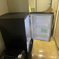 「2000円」 三菱冷蔵庫　2017年式/146L/「MR-P15C-B」/ブラック色の画像