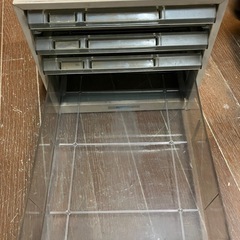 書類を入れる引き出しの画像