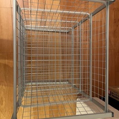 IKEAのスチールラックの画像