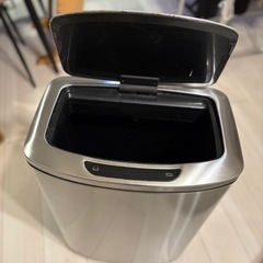 ゴミ箱の画像
