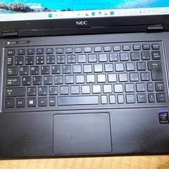 NEC LAVIE Hybrid ZERO / 軽量ノートパソコン / LAVIE HZ550 i5 4GB SSD128GB WQHD の画像