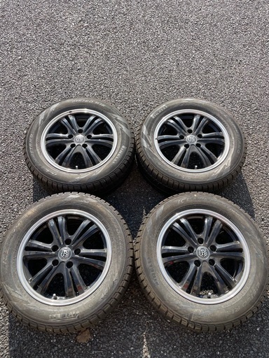 スタッドレスタイヤ　215/60r16