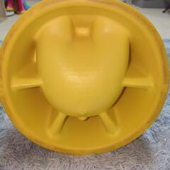 バンボ　Bumbo 黄色　椅子の画像