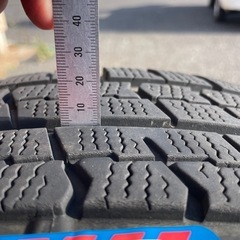 スタッドレスタイヤ　215/60R16
の画像