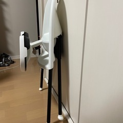 ベビービョルン　BABYBJÖRN ホワイト　ハイチェアの画像