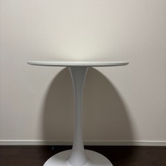 IKEA 丸テーブル　椅子とセットだと有難いです。　分解済み　の画像