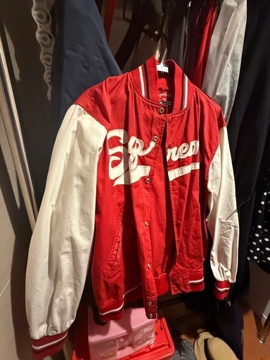 シュプリーム　スタジャン