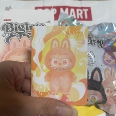 ラブブ  らぶぶ POP MARTで購入した正規品 Happinessちゃん の画像