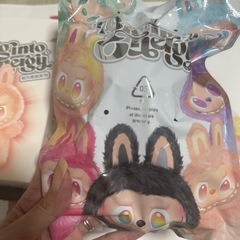 ラブブ  らぶぶ POP MARTで購入した正規品 Happinessちゃん の画像