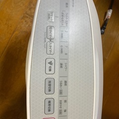 電気ファンヒーター加湿機能付きの画像