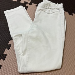 GU白スキニーの画像