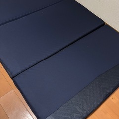 【8月31日午前限定】ダブルサイズ三つ折り体圧分散マットレス の画像