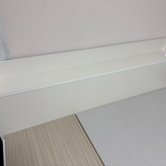 ダブルベッドの収納付きベットフレームの画像
